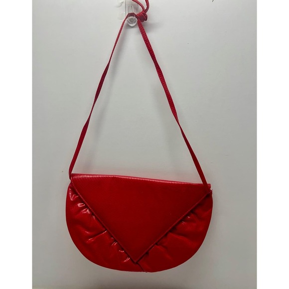 Vintage 80's Faux Leather Cherry Red Valentine’s Shoulder Bag w/ Button Closure - Picture 2 of 5